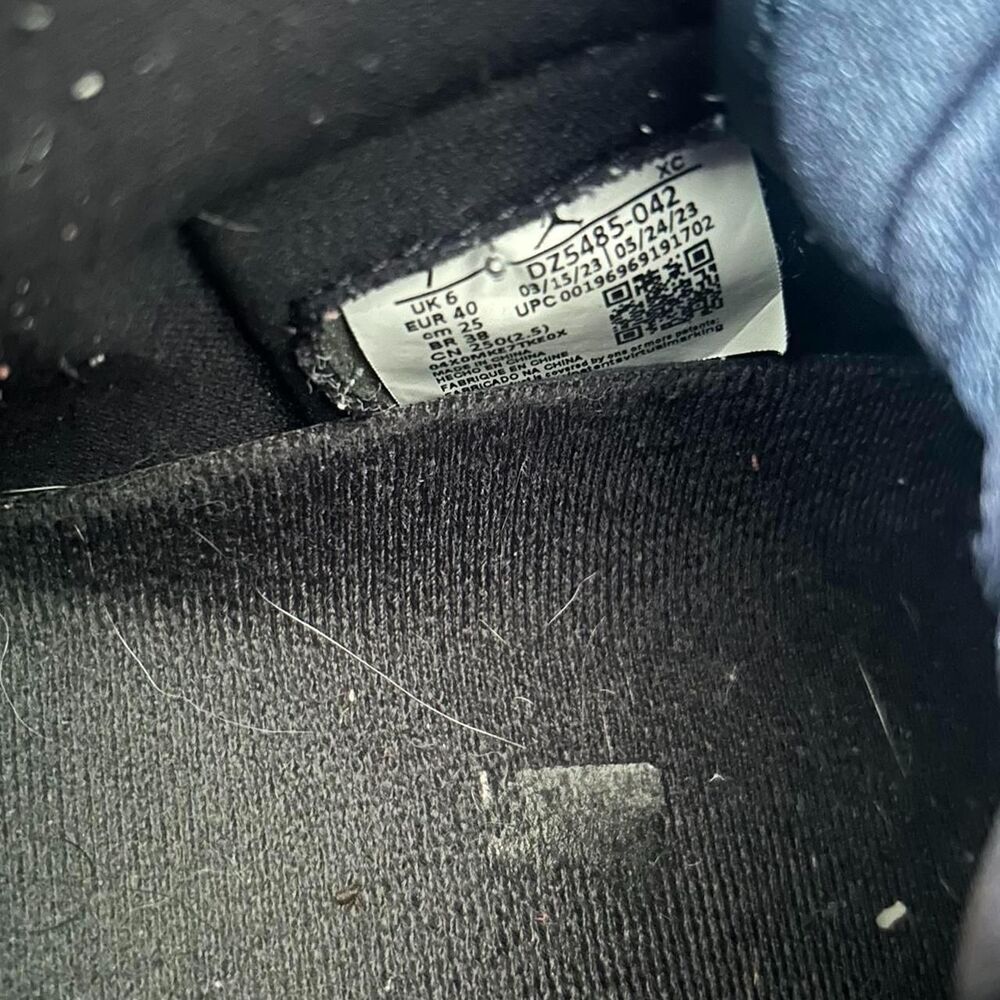 Air Jordan 1 Retro High OG - Picture 6 of 6